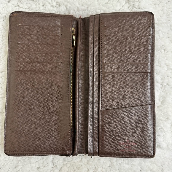 Authentic Louis Vuitton Damier wallet - Picture 6 of 13